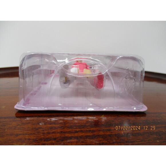 NEW Invincible ATOM EVE BLOODY Figure 2018 McFarlane Skybound Megabox Exclusive - Picture 7 of 7